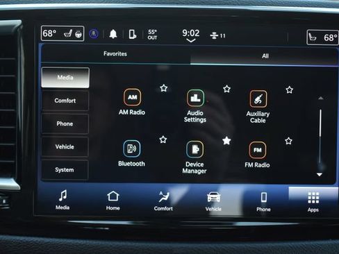 Used 2024 Chrysler Pacifica Touring-L FWD image 20