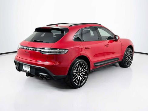 Certified 2025 Porsche Macan AWD/4WD image 9