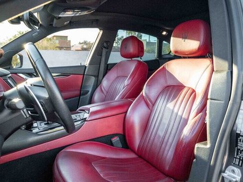 Used 2017 Maserati Levante w/ Sport Package image 10