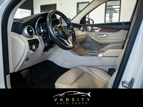 Used 2021 Mercedes-Benz GLC 300 4MATIC w/ Premium Package image 8