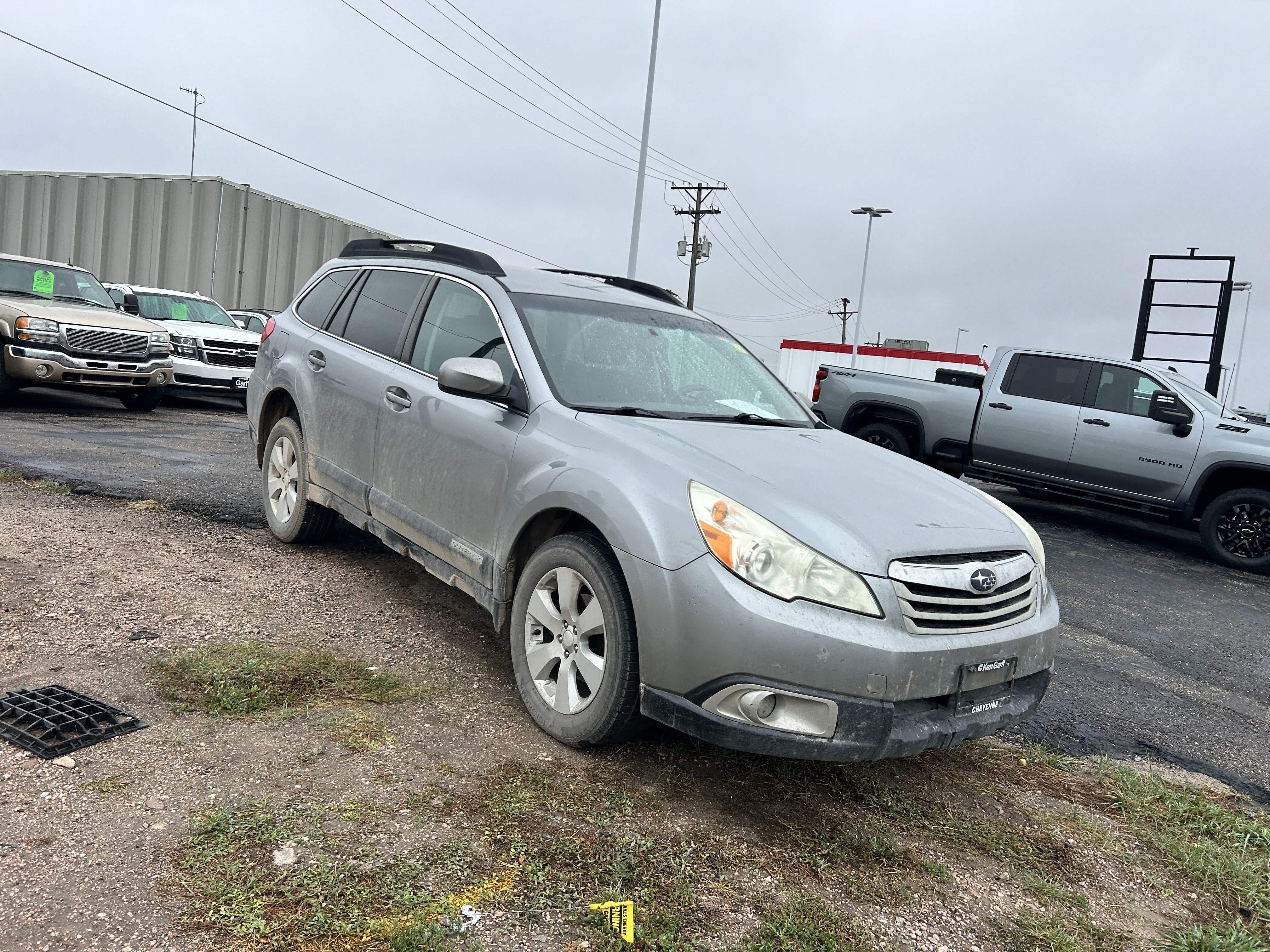 Used 2011 Subaru Outback 2.5i Premium w/ All-Weather Pkg AWD/4WD image 7