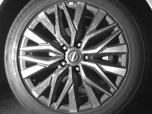 Used 2025 Nissan Altima 2.5 SV FWD image 13