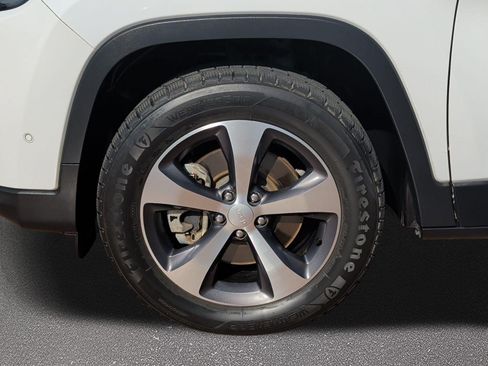 Used 2022 Jeep Cherokee Limited AWD/4WD image 7