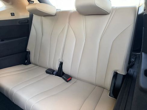 Used 2023 Acura MDX SH-AWD w/Advance image 17