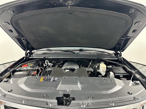 Used 2020 Chevrolet Suburban LT image 21