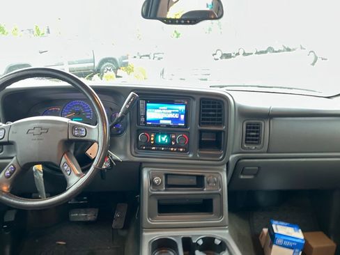 Used 2005 Chevrolet Silverado 3500 LT w/ Heavy-Duty Power Package image 6