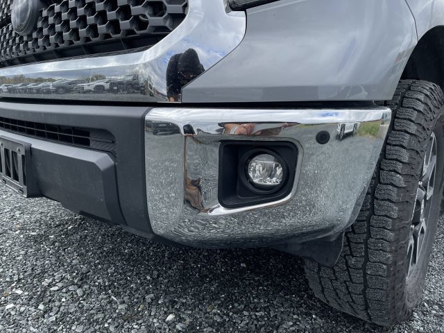 Used 2018 Toyota Tundra SR5 w/ TRD Off Road Package AWD/4WD image 9