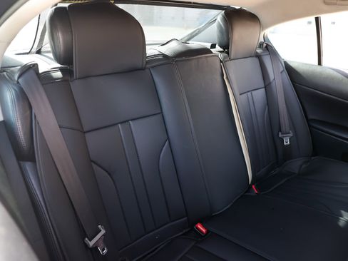 Used 2011 Lexus GS 450h image 17