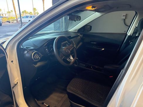 Used 2021 Nissan Kicks SV image 20