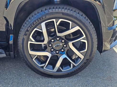 Used 2025 Chevrolet Silverado EV RST AWD/4WD image 9