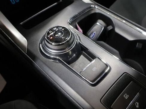 Used 2020 Ford Fusion SE image 9