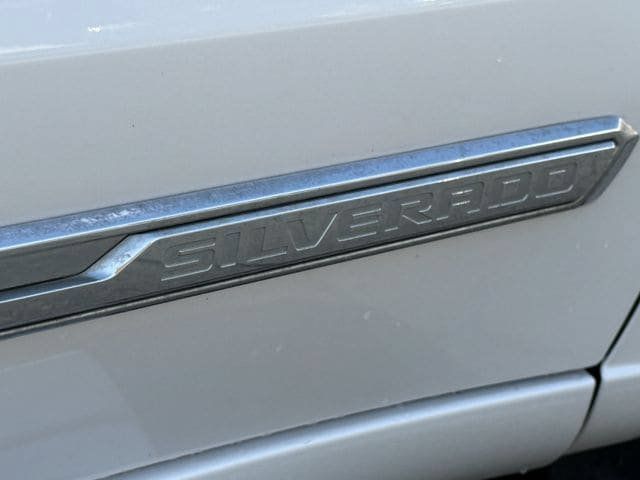 Used 2023 Chevrolet Silverado 1500 High Country w/ High Country Premium Package AWD/4WD image 11