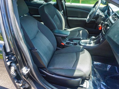 Used 2013 Dodge Avenger SE FWD image 21