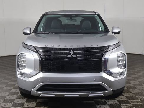 Used 2024 Mitsubishi Outlander SE FWD image 12