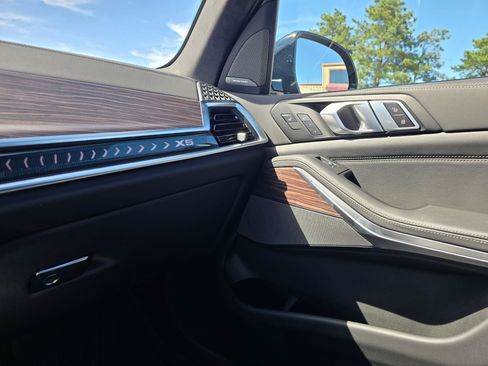 New 2026 BMW X5 xDrive40i w/ M Sport Package AWD/4WD image 24