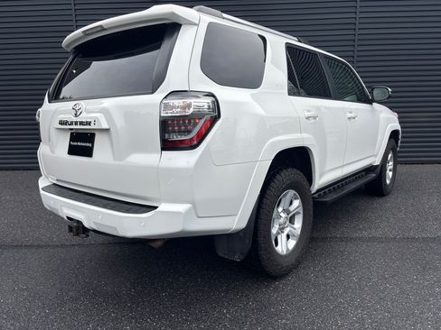 Used 2020 Toyota 4Runner SR5 Premium w/ Moonroof Package AWD/4WD image 4