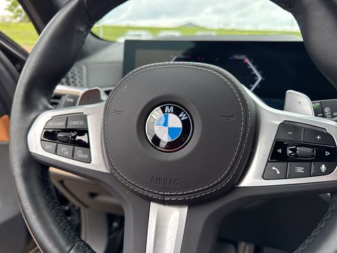 Certified 2024 BMW X7 xDrive40i w/ M Sport Package AWD/4WD image 18