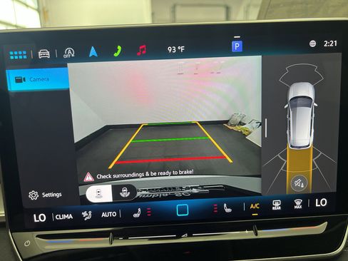 New 2025 Volkswagen Tiguan SE image 24