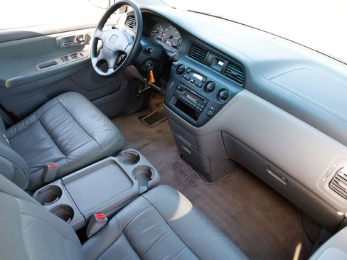 Used 2000 Honda Odyssey EX image 18