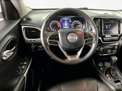 Used 2019 Jeep Cherokee Limited image 8