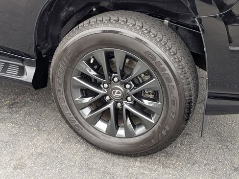 Used 2021 Lexus GX 460 Premium w/ Premium Package image 24