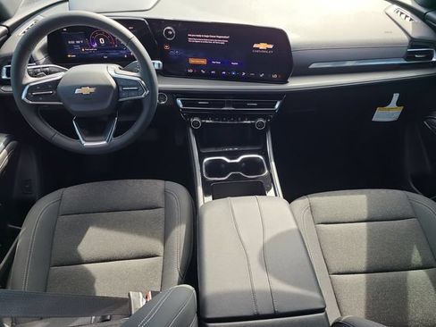 New 2026 Chevrolet Traverse LT w/ Sun and Wheel Package FWD image 15