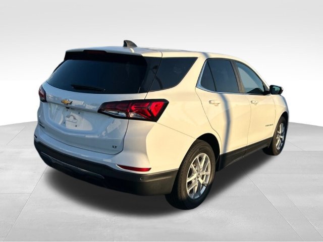 Used 2024 Chevrolet Equinox LT w/ LPO, Floor Liner Package FWD image 2
