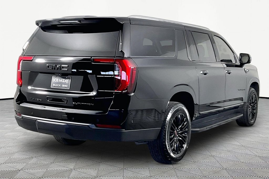 Used 2025 GMC Yukon XL Elevation w/ Elevation Premium Package AWD/4WD image 6