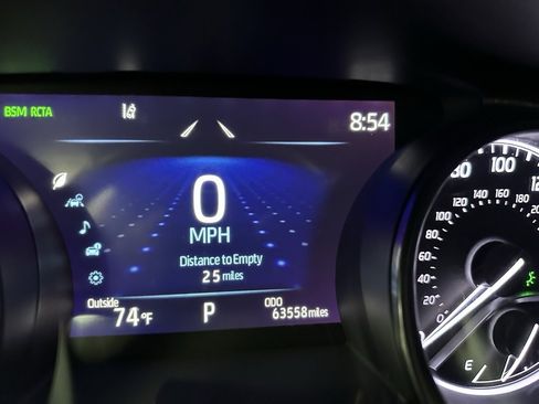 Used 2021 Toyota Camry SE w/ Cold Weather Package image 15