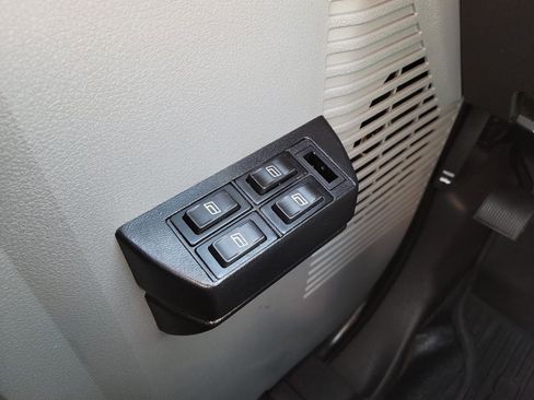 Used 2012 Ford F250 XL w/ Snow Plow Prep Pkg AWD/4WD image 12