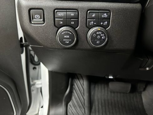 Used 2025 Chevrolet Silverado 1500 RST AWD/4WD image 33