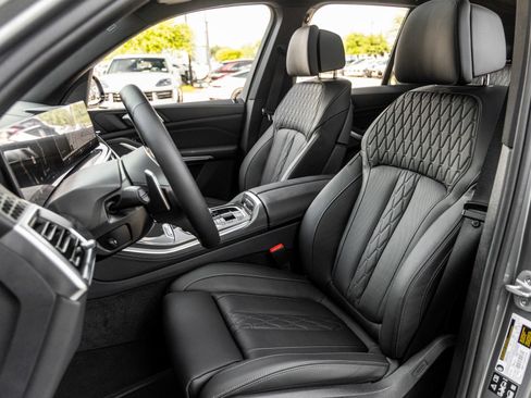 Used 2026 BMW X5 M60i w/ Climate Comfort Package image 22