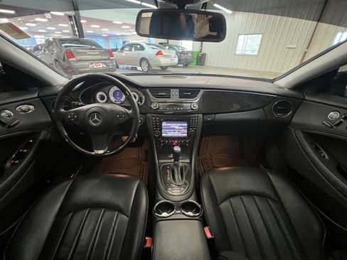 Used 2011 Mercedes-Benz CLS 550 image 4
