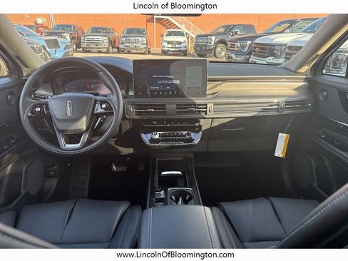 New 2025 Lincoln Corsair Reserve w/ Equipment Group 202A image 16