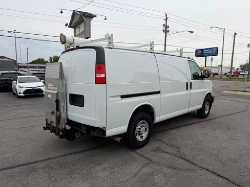 Used 2019 Chevrolet Express 3500 w/ Driver Convenience Package RWD image 5
