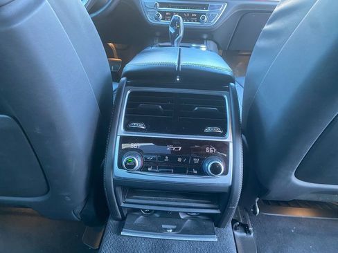 Used 2019 BMW 750i xDrive image 28