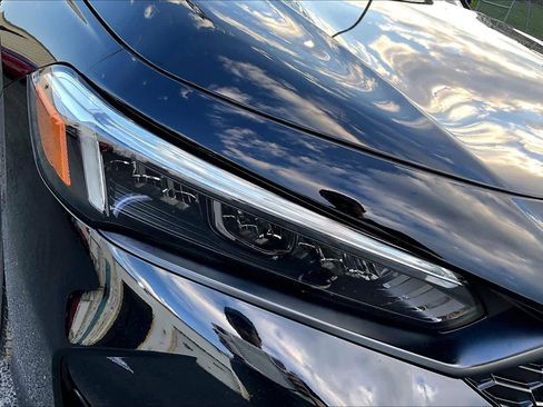 Used 2025 Honda Civic Sport image 27