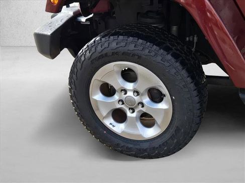 Used 2010 Jeep Wrangler Unlimited Sahara w/ Trailer Tow Group image 22