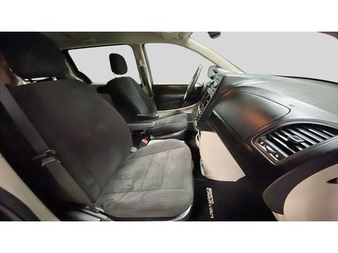 Used 2013 Dodge Grand Caravan SE FWD image 18