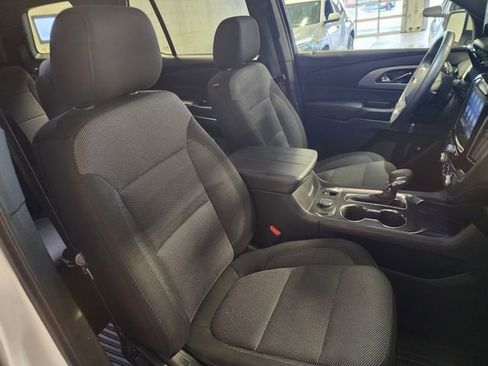 Used 2023 Chevrolet Traverse LT image 20