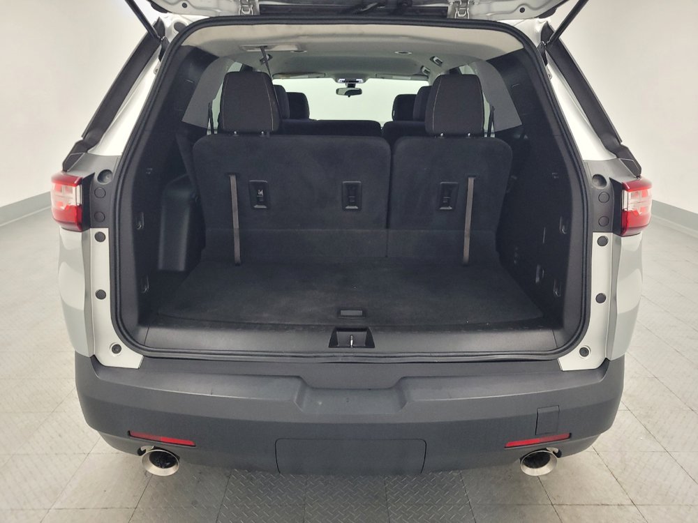 Used 2020 Chevrolet Traverse LS w/ LPO, Blackout Package AWD/4WD image 29