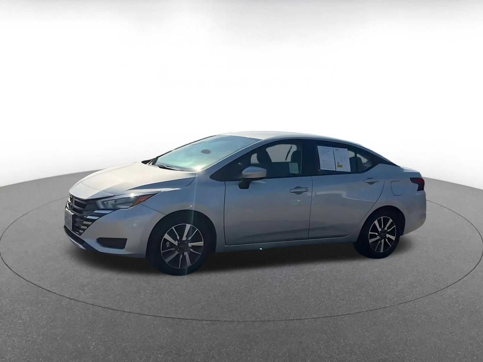 Used 2025 Nissan Versa SV FWD image 7