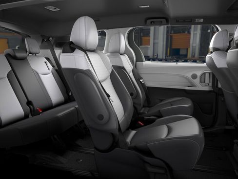 New 2026 Toyota Sienna XSE FWD image 21