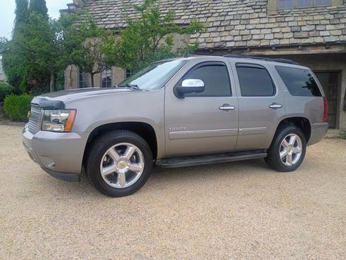 Used 2012 Chevrolet Tahoe LTZ RWD image 6