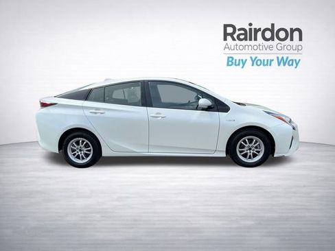 Used 2017 Toyota Prius Four w/ Premium Convenience Package FWD image 8