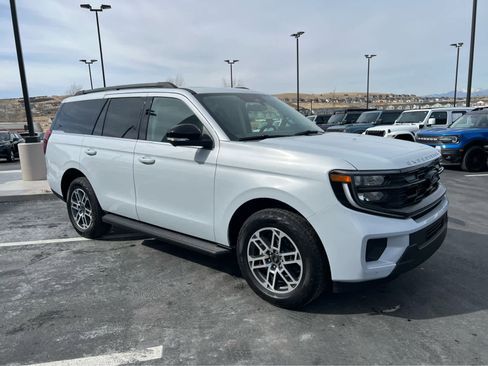 New 2026 Ford Expedition Active image 5