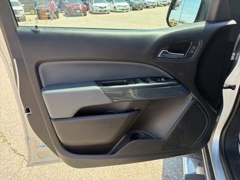 Used 2018 Chevrolet Colorado Z71 AWD/4WD image 11