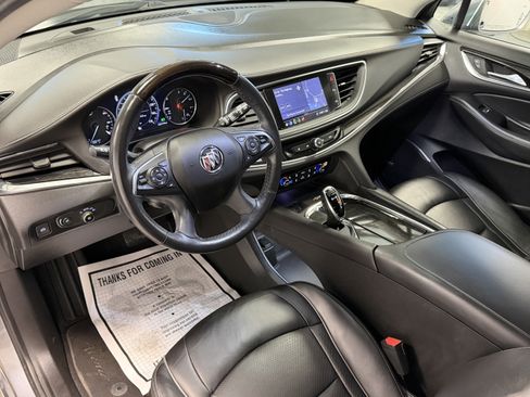 Used 2020 Buick Enclave Avenir w/ Avenir Technology Package FWD image 4