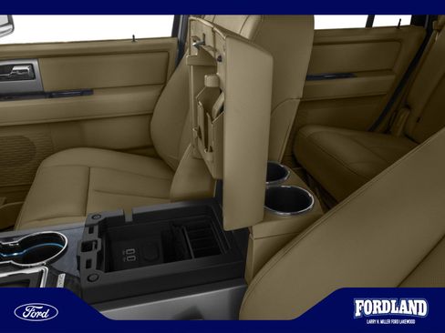 Used 2017 Ford Expedition Limited w/ Equipment Group 301A AWD/4WD image 9