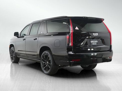 Used 2024 Cadillac Escalade ESV Sport Platinum w/ LPO, ONYX Package image 3